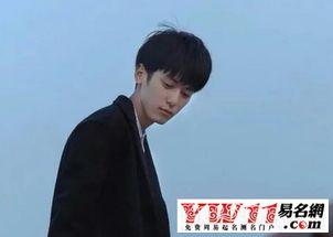 吃瓜霸气网名男生,揭秘吃瓜霸气男生的瓜界传奇