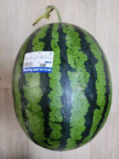 花五块吃瓜,揭秘街头美食的魅力