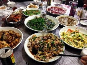 吃冰冻海鲜和瓜,冰爽海鲜与清凉瓜果的夏日盛宴