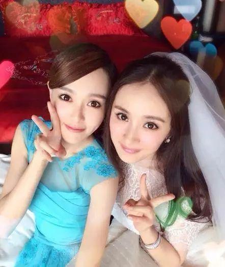 和姐妹见面吃瓜,共享瓜香时光